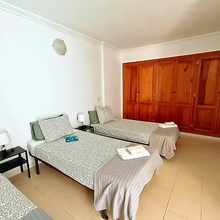 Rentenerife Park Holidays & Pool Apartment