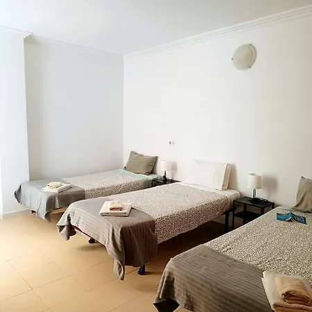 Rentenerife Park Holidays & Pool Apartment *